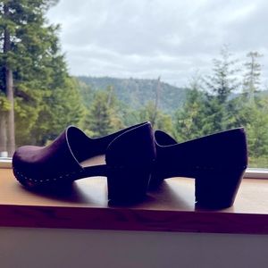 Sandgrens clogs Brett in PLUM nubuck leather color! Size 38.